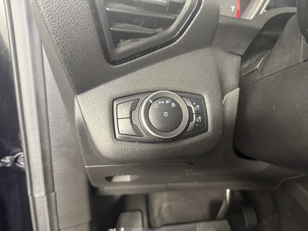 Used 2019 Ford Escape Titanium AWD/4WD image 22