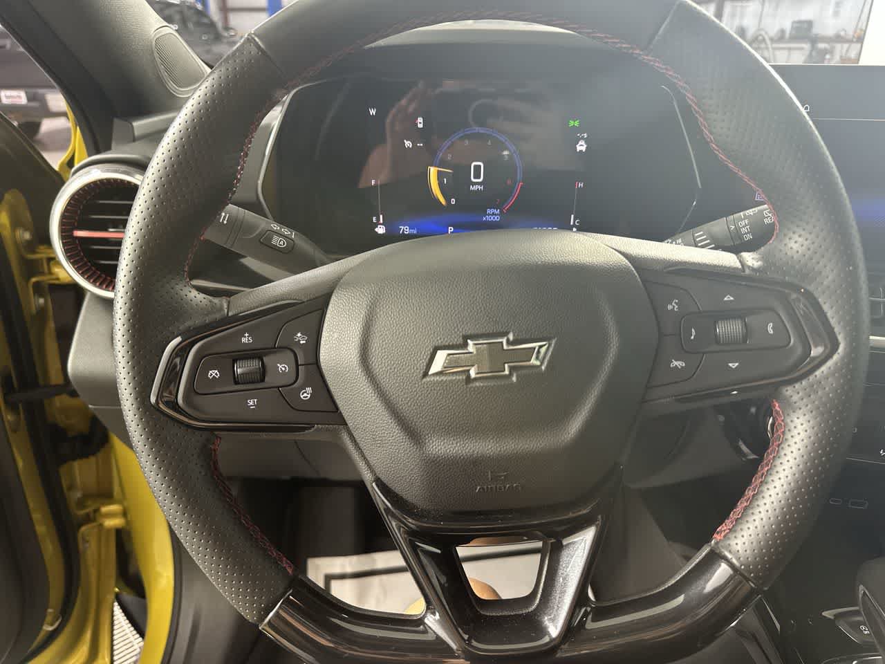 Used 2024 Chevrolet Trax RS w/ Sunroof Package FWD image 4