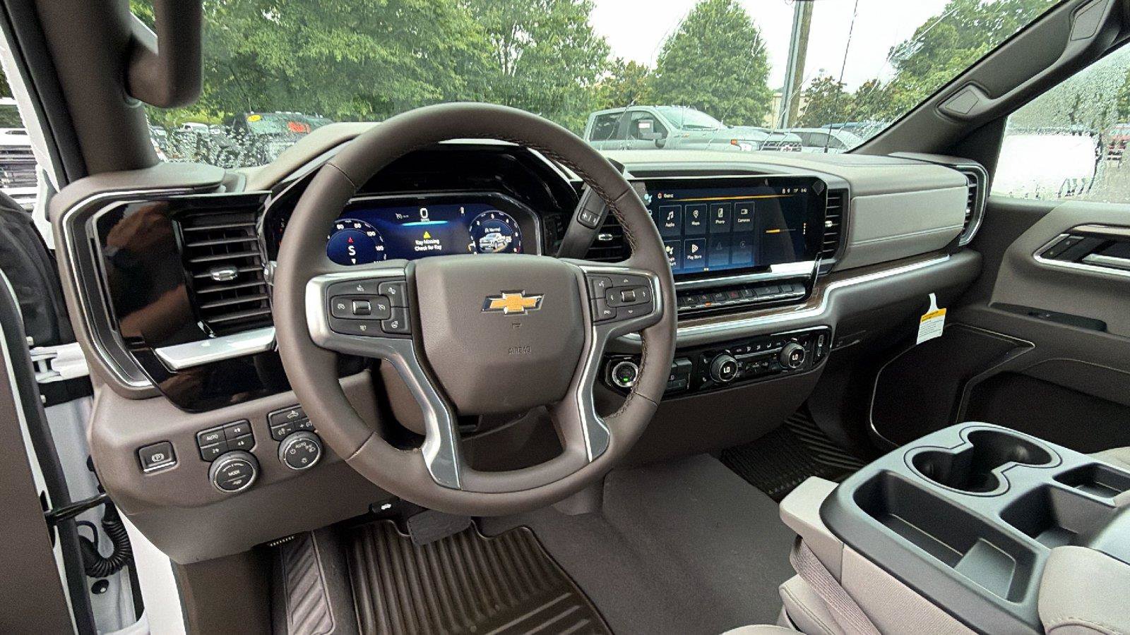 New 2026 Chevrolet Silverado 1500 LT w/ Z71 Off-Road Package AWD/4WD image 3