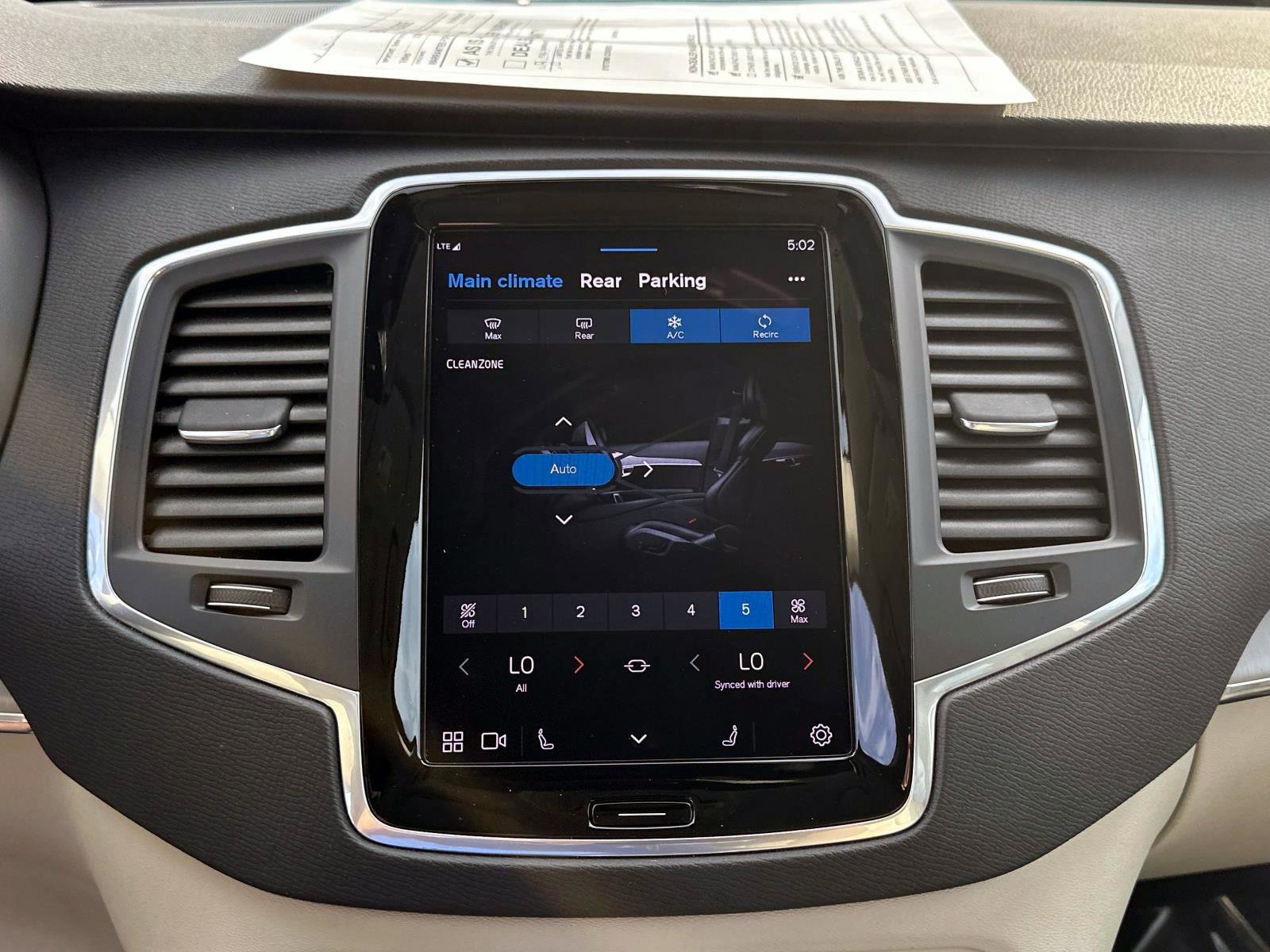 Certified 2024 Volvo XC90 B5 Core image 21