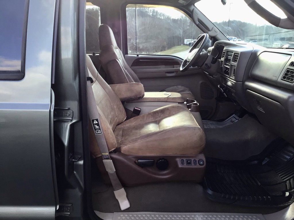 Used 2003 Ford F350 XL image 24