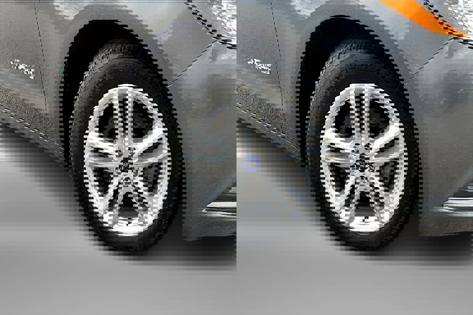 Used 2018 Ford Fusion S image 2