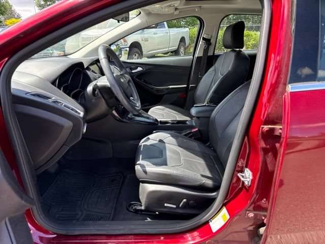 Used 2015 Ford Focus Titanium w/ Titanium Technology Package FWD image 13