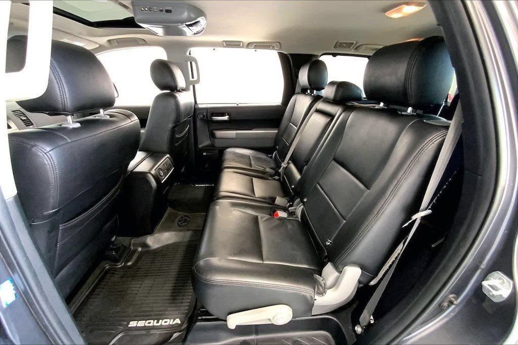 Used 2016 Toyota Sequoia Limited w/ Safety & Convenience Package RWD image 13