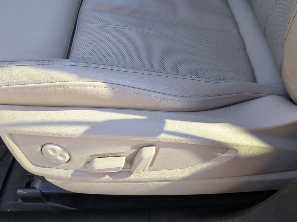 Used 2024 Audi Q5 e Premium Plus image 14