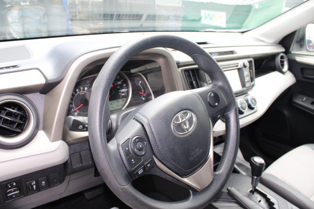 Used 2013 Toyota RAV4 LE FWD image 16