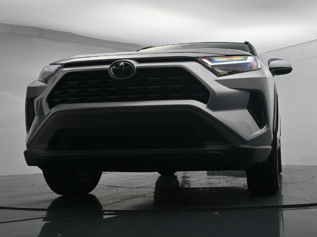 Used 2024 Toyota RAV4 XLE AWD/4WD image 33