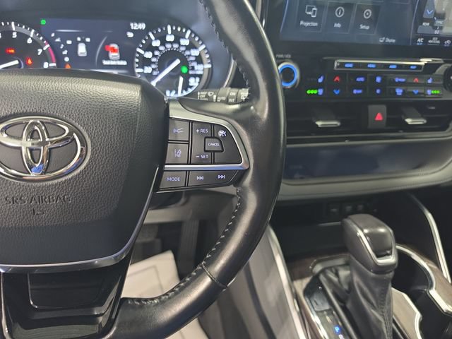 Used 2020 Toyota Highlander Platinum AWD/4WD image 17