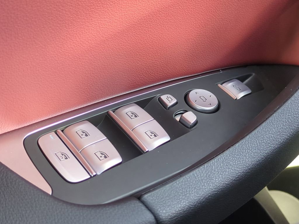 Used 2025 BMW X4 M40i image 27