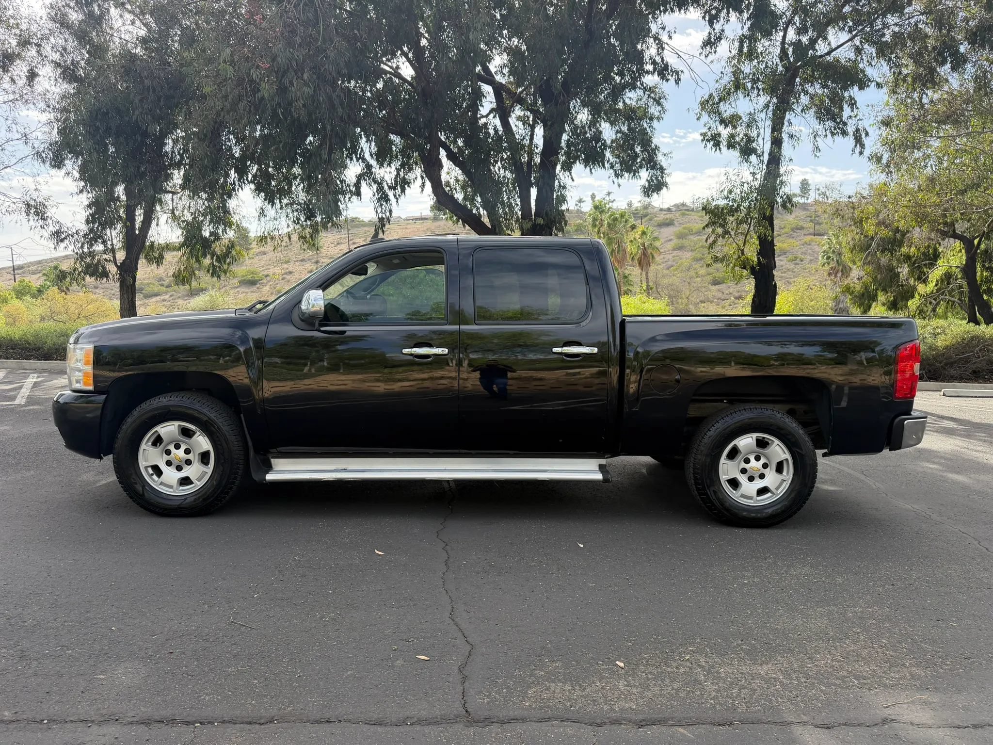Used 2011 Chevrolet Silverado 1500 LTZ w/ Max Trailering Pack AWD/4WD image 2