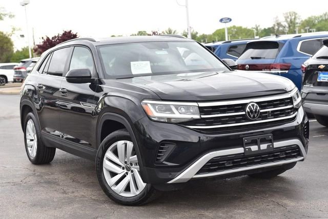 Used 2023 Volkswagen Atlas Cross Sport SE w/ Panoramic Sunroof Package image 2