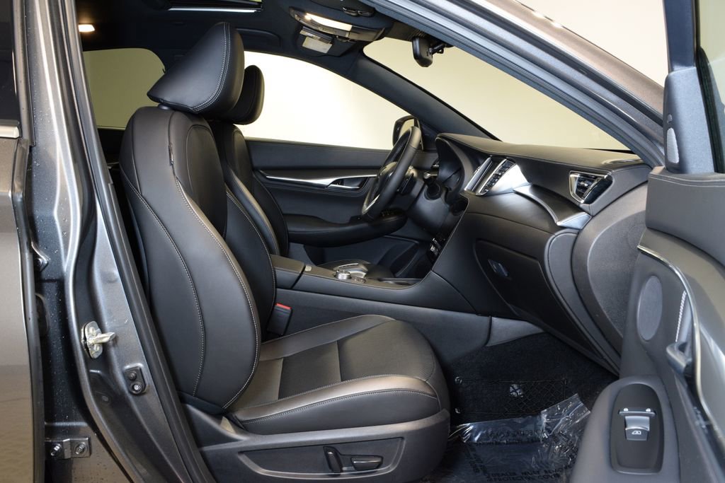 Certified 2025 INFINITI QX55 Luxe w/ Cargo Package image 31