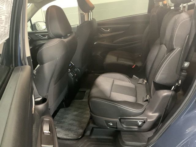Used 2024 Subaru Ascent Premium w/ Convenience Package image 18
