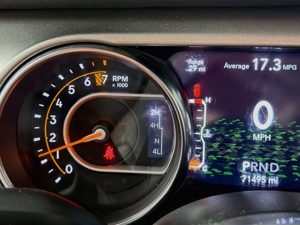 Used 2019 Jeep Wrangler Unlimited Sahara w/ Dual Top Group AWD/4WD image 13