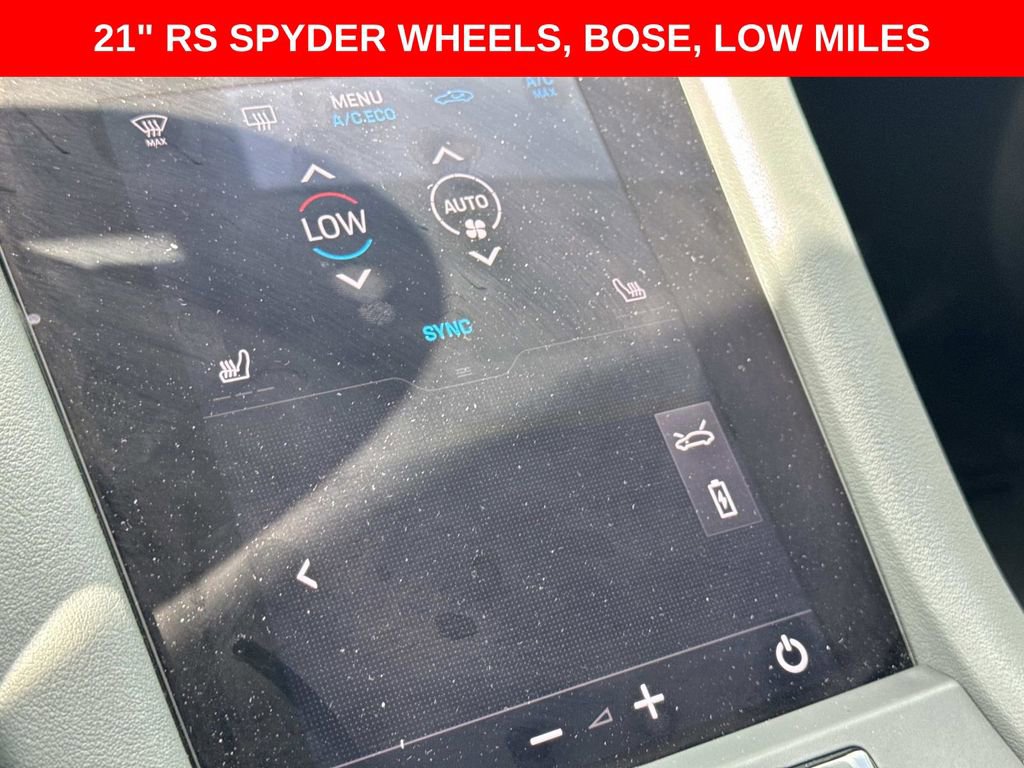 Used 2023 Porsche Taycan image 24