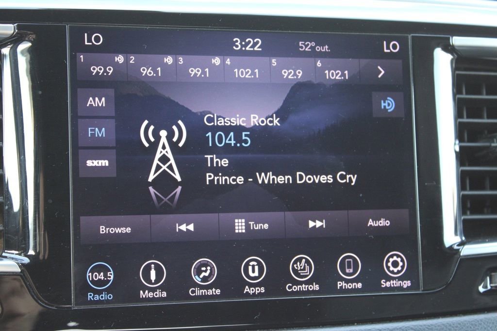 Used 2018 Chrysler Pacifica Touring-L w/ Premium Audio Group image 40