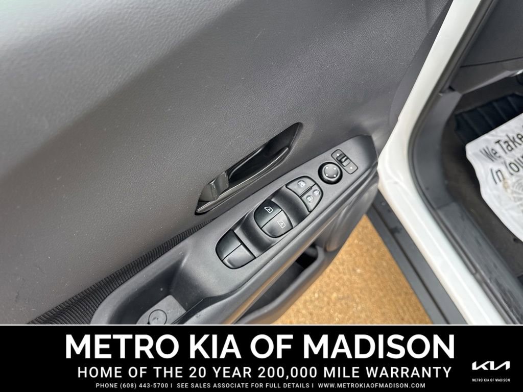 Used 2023 Nissan Kicks S image 12