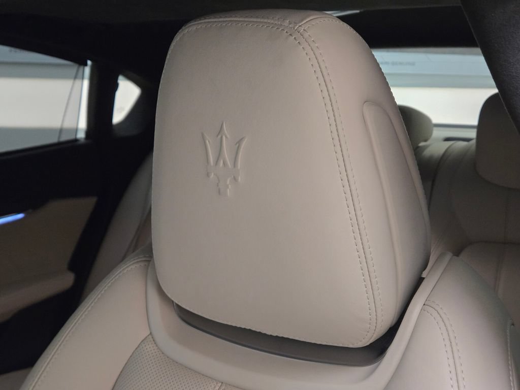 Certified 2023 Maserati Quattroporte Modena RWD image 33