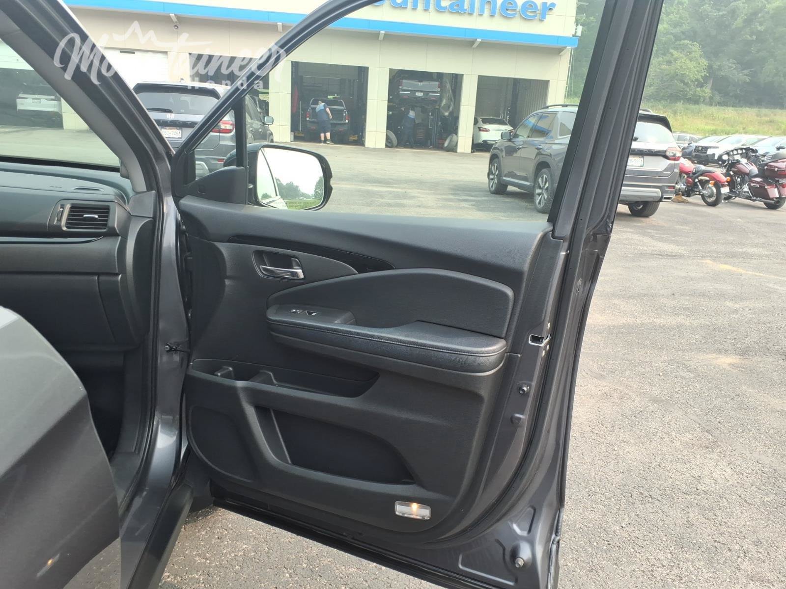 Used 2018 Honda Pilot Elite image 15