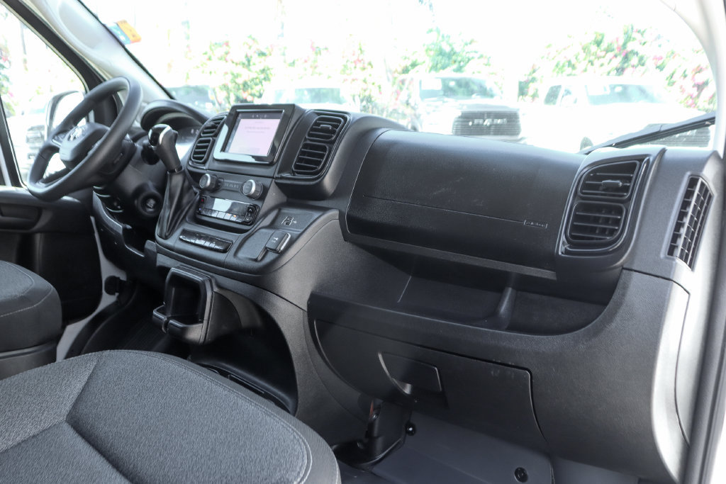 Used 2025 RAM ProMaster 2500 w/ U-Haul Equipment Group FWD image 31