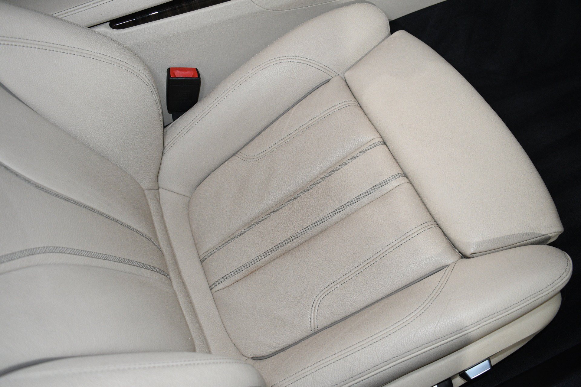 Used 2020 BMW 530i w/ Premium Package RWD image 12