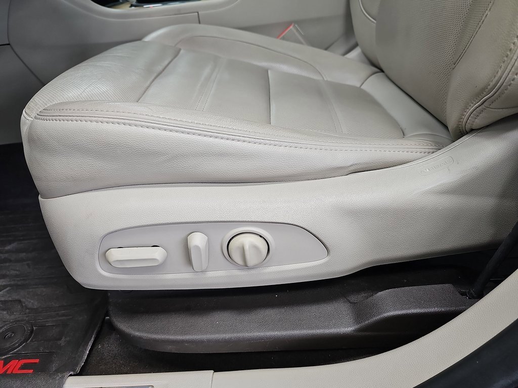 Used 2018 GMC Acadia Denali w/ Technology Package image 28