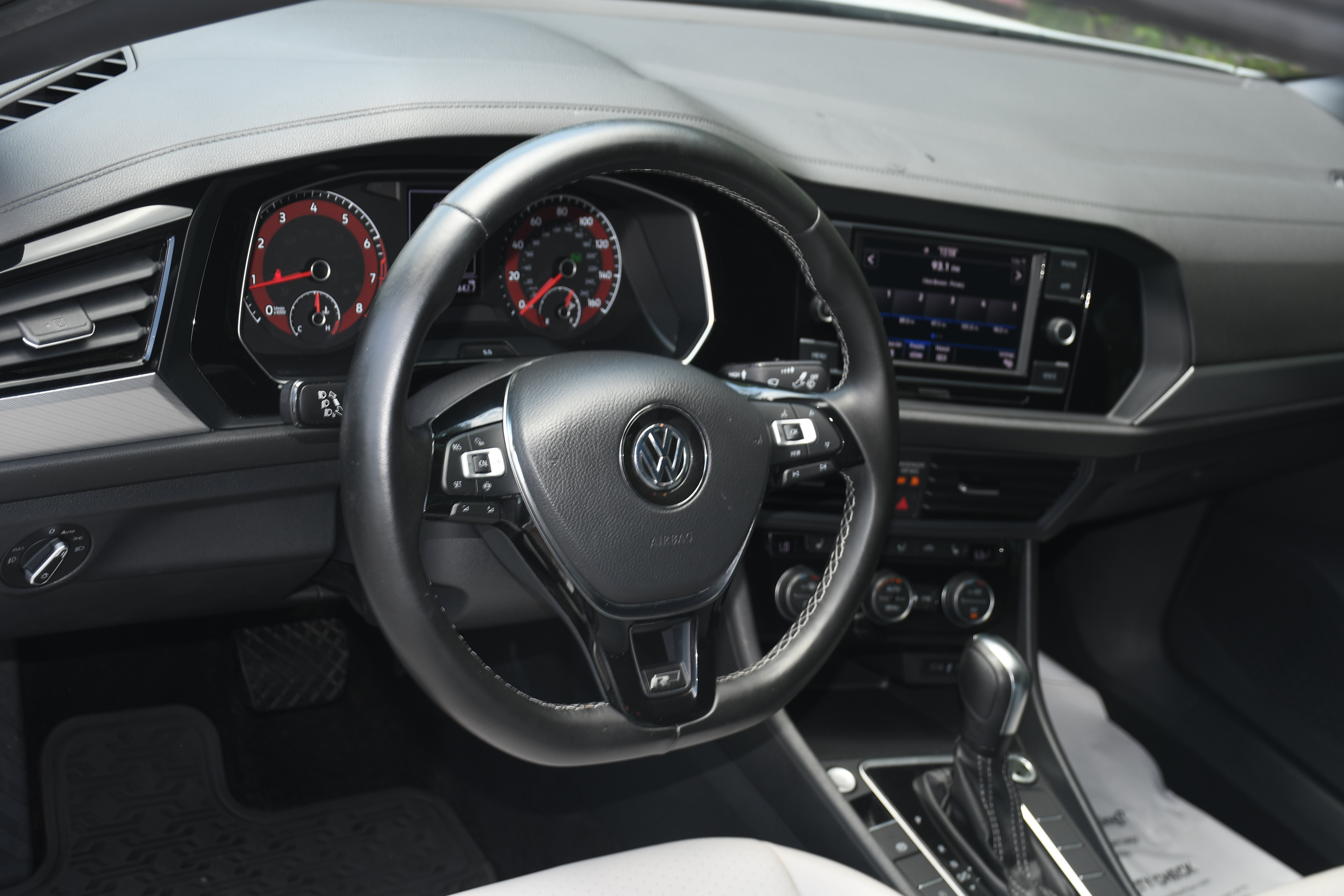 Used 2021 Volkswagen Jetta R-Line FWD image 9