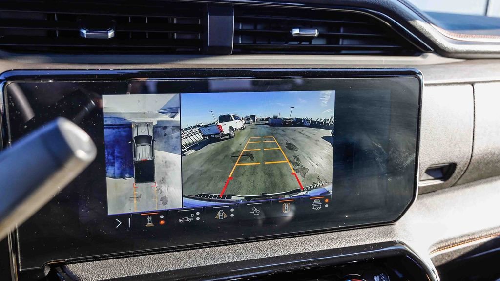 Used 2025 GMC Sierra 2500 AT4 image 27