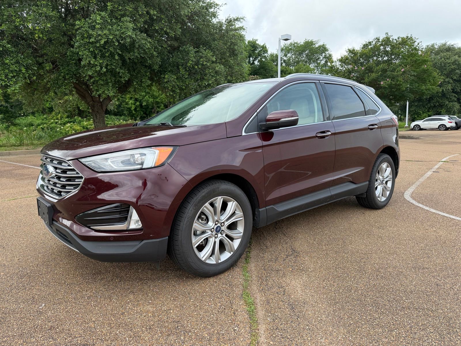 Used 2020 Ford Edge Titanium FWD image 3