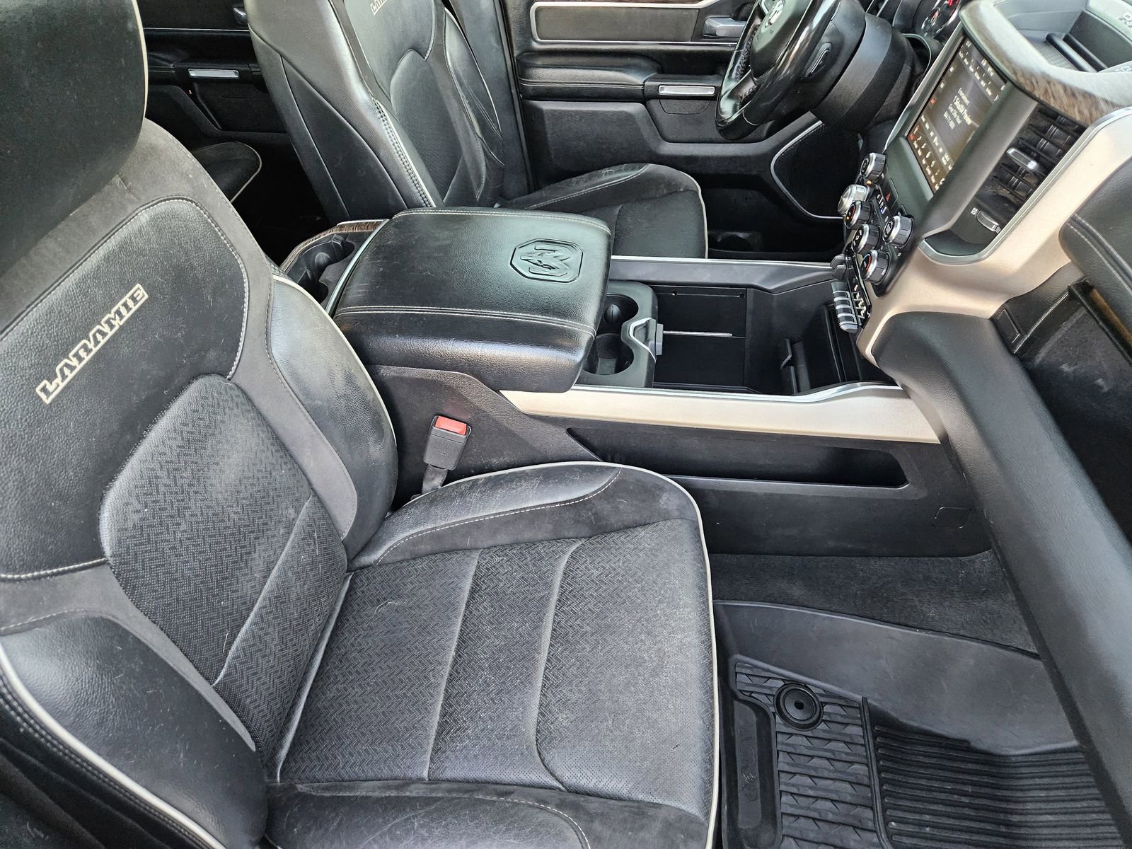 Used 2020 RAM 1500 Laramie AWD/4WD image 18