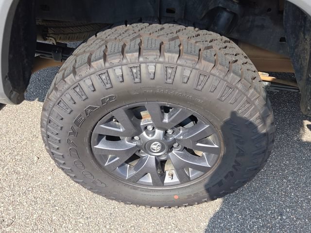 Used 2023 Toyota Tacoma SR5 w/ Technology Package AWD/4WD image 15