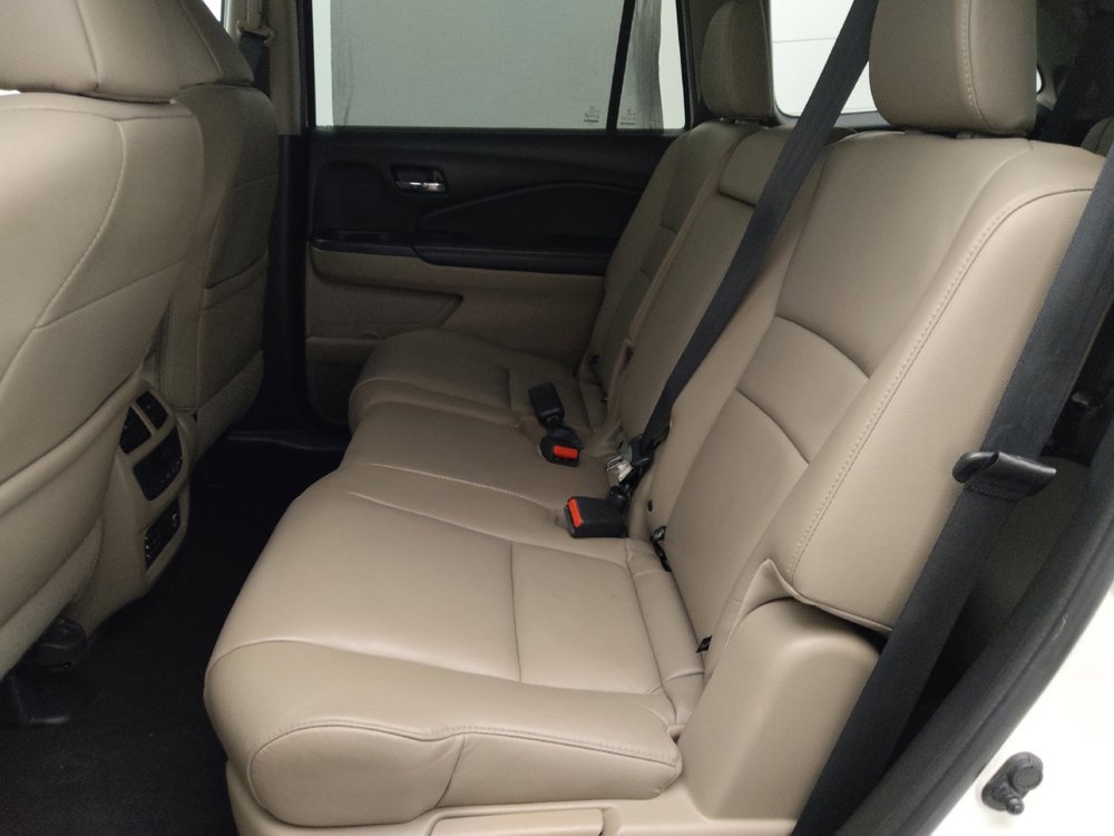 Used 2018 Honda Pilot Touring image 18