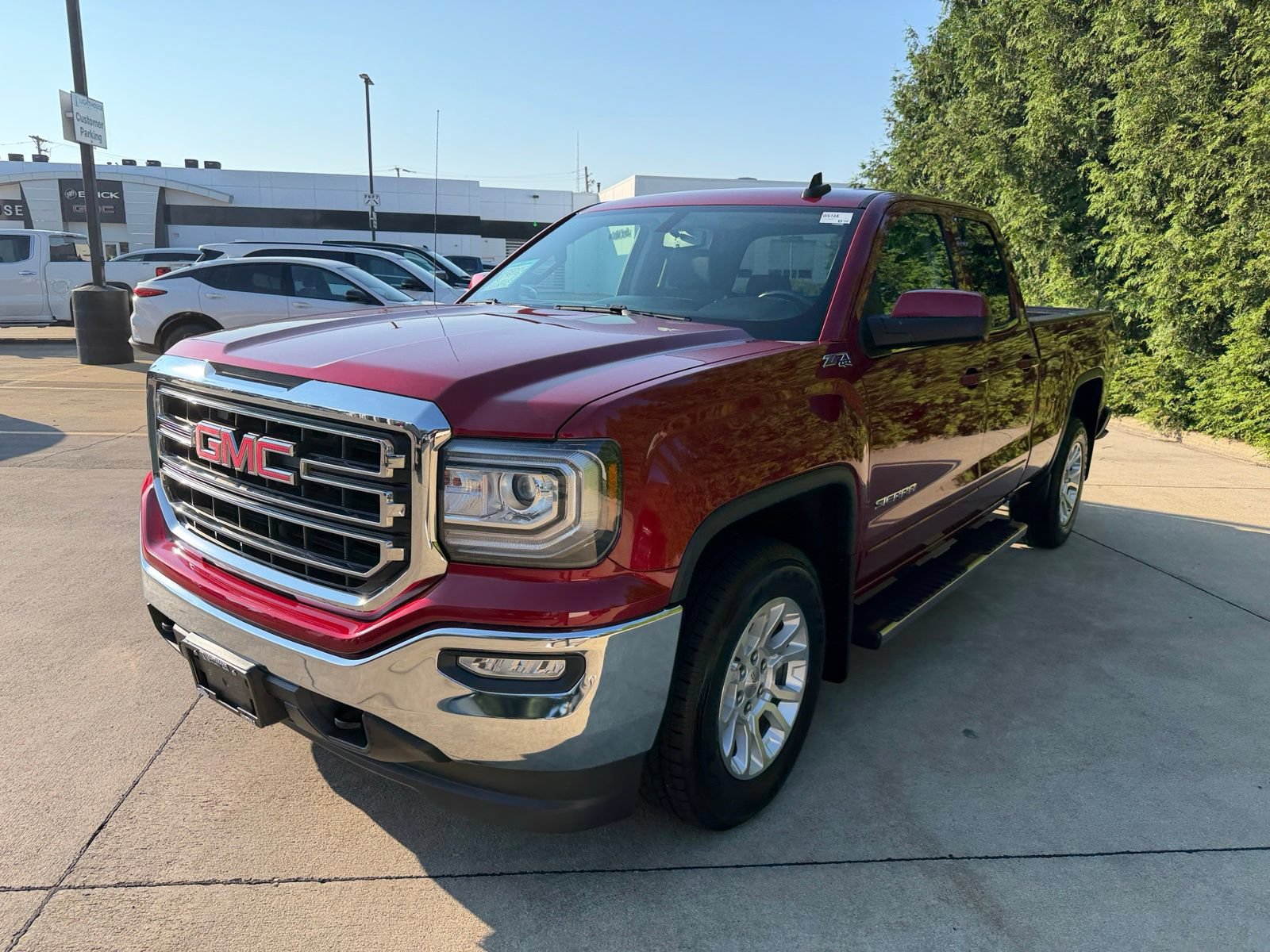 Used 2018 GMC Sierra 1500 SLE w/ SLE Value Package AWD/4WD image 7