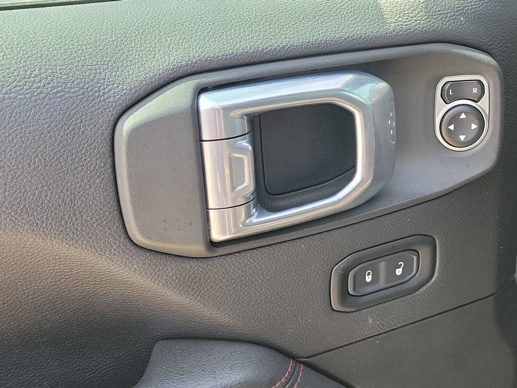 Used 2021 Jeep Wrangler Unlimited Rubicon AWD/4WD image 21