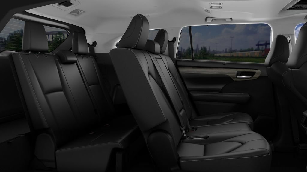 New 2026 Toyota Highlander Limited AWD/4WD image 2