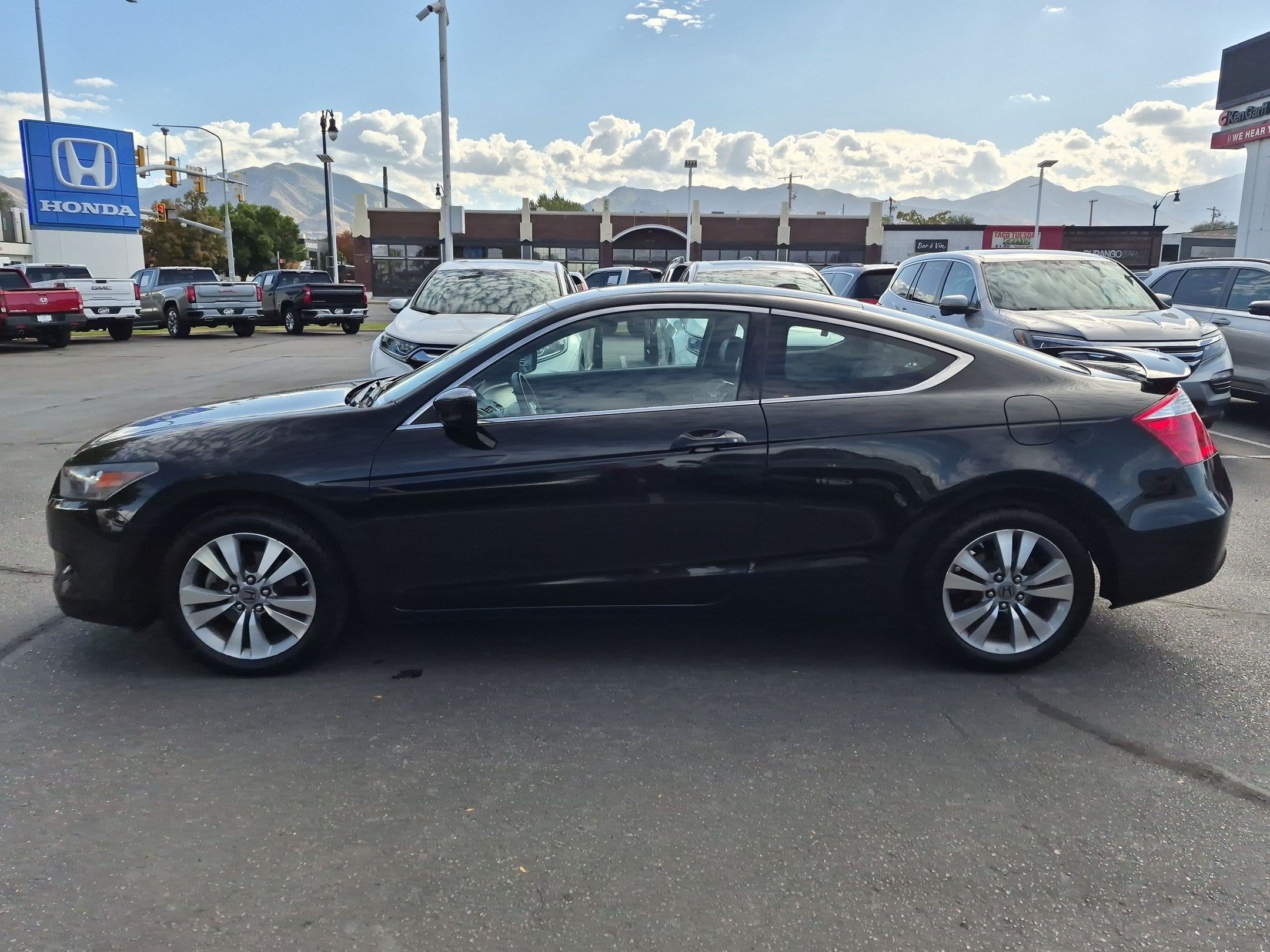 Used 2010 Honda Accord EX-L image 9