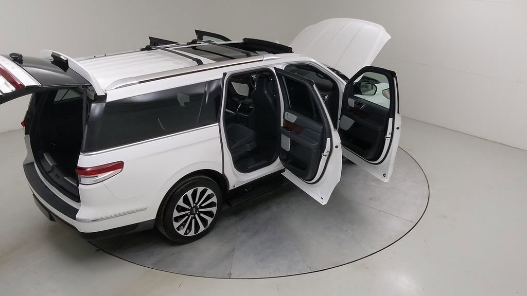 Used 2023 Lincoln Navigator L Reserve w/ Equipment Group 201A image 54