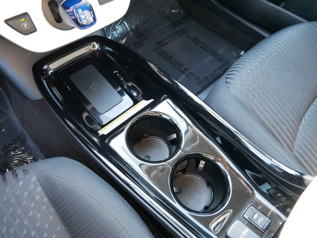 Certified 2018 Toyota Prius Three image 19