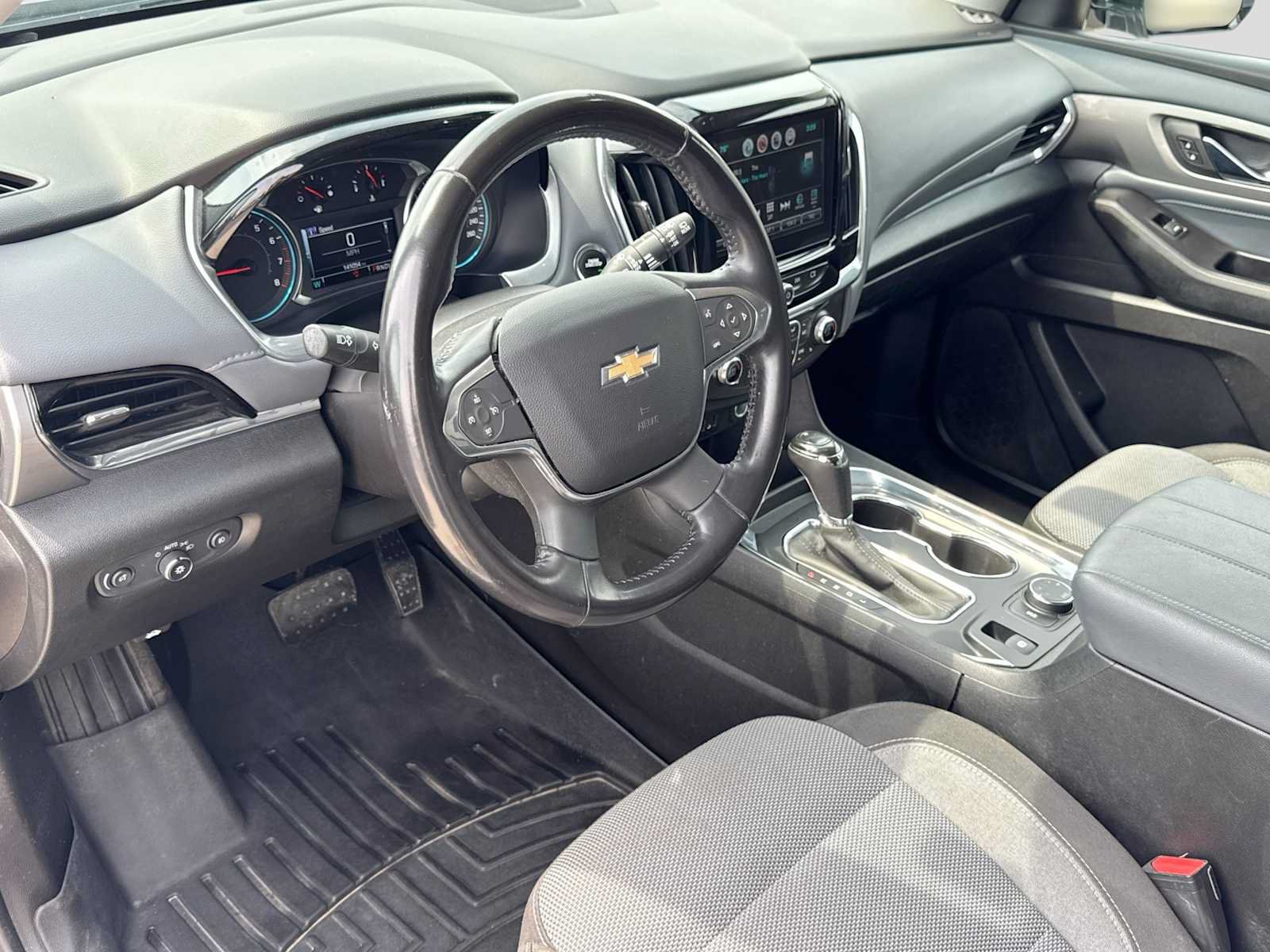 Used 2018 Chevrolet Traverse LT AWD/4WD image 2