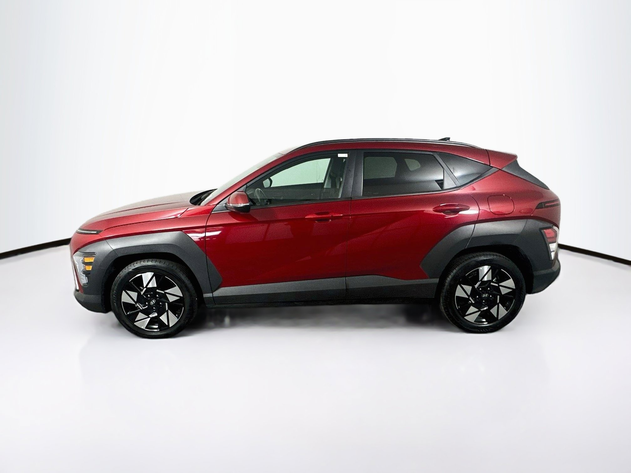 Used 2025 Hyundai Kona SEL FWD image 4
