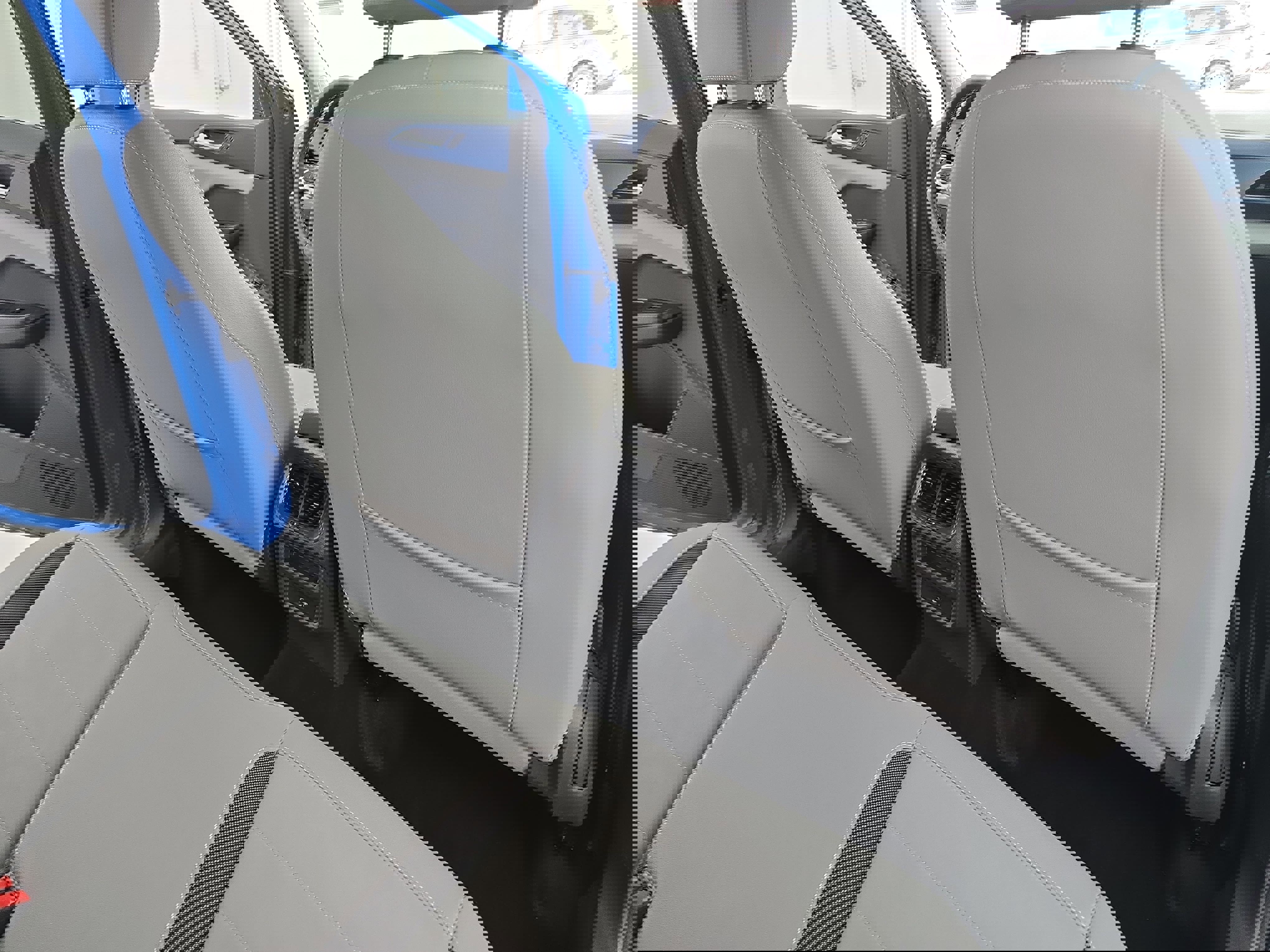 Certified 2023 Volkswagen Taos SE w/ Panoramic Sunroof Package image 11