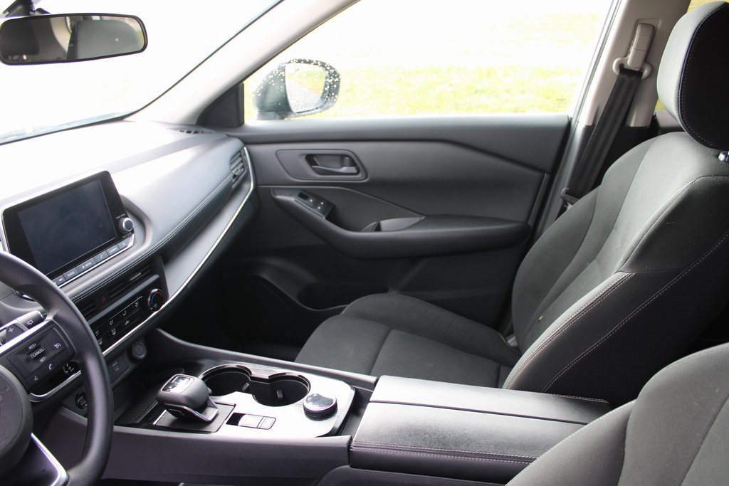 Used 2024 Nissan Rogue S image 12