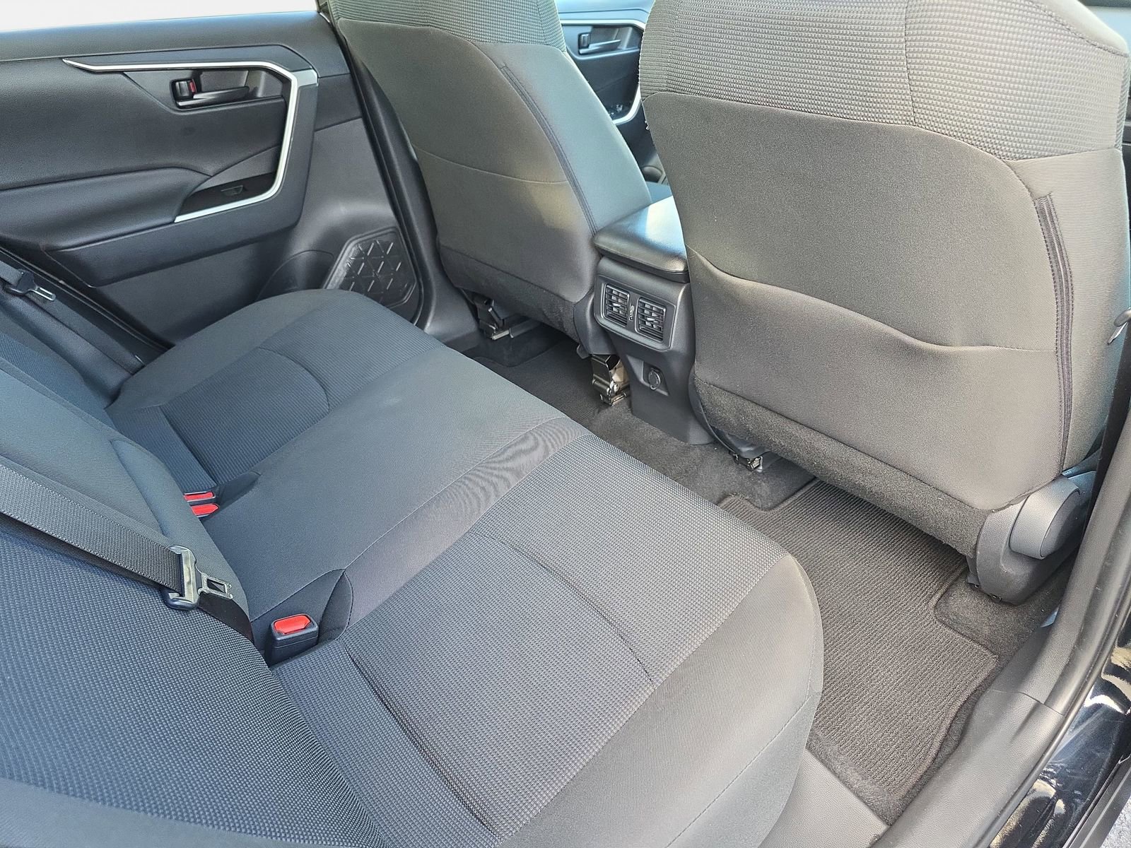 Used 2025 Toyota RAV4 LE image 11