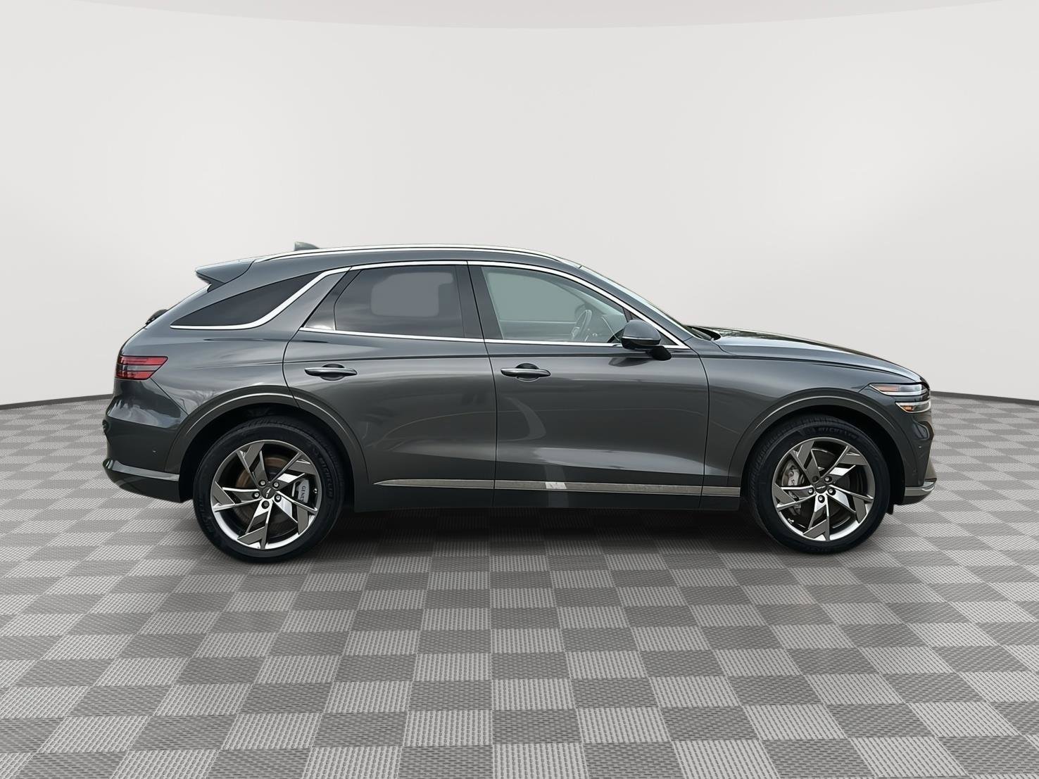 Used 2024 Genesis Electrified GV70 AWD/4WD image 4