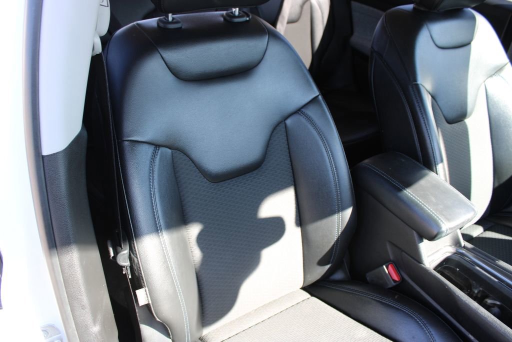 Used 2022 Jeep Compass Latitude image 13
