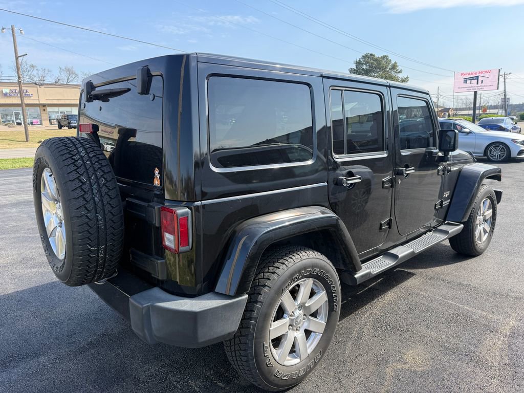 Used 2016 Jeep Wrangler Unlimited Sahara w/ Connectivity Group image 8