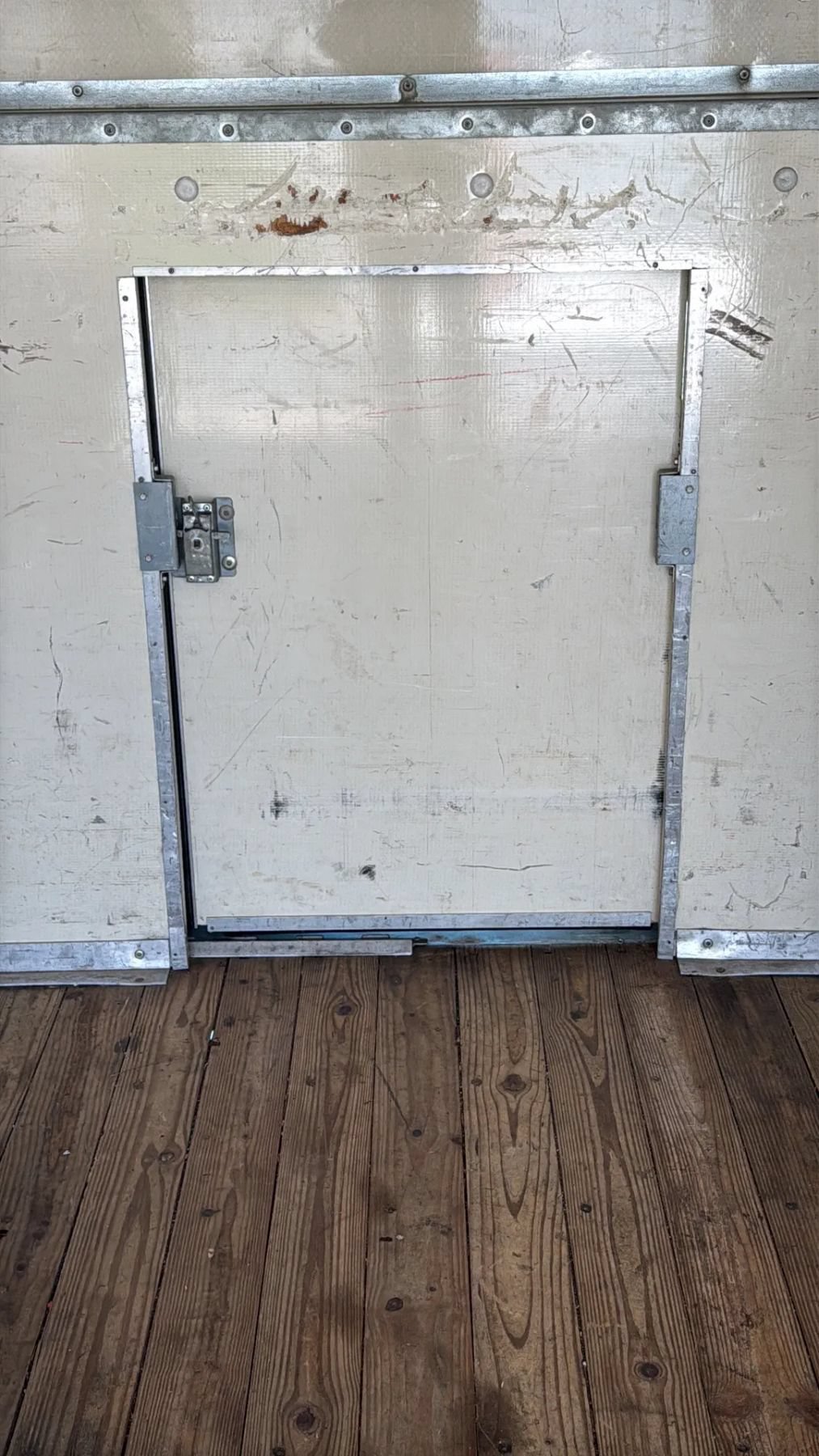 Used 2011 Ford E-450 and Econoline 450 Super Duty RWD image 20