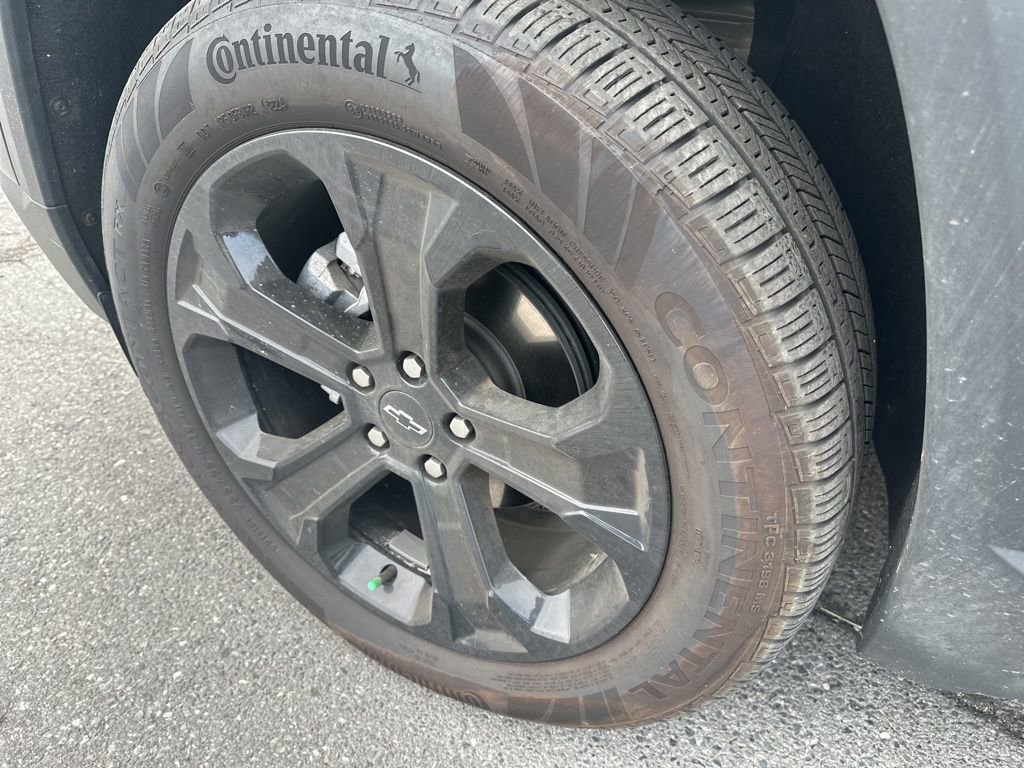 Used 2025 Chevrolet Equinox LT w/ Midnight Edition image 9