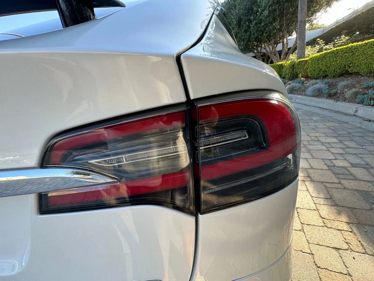 Used 2017 Tesla Model X 75D image 39