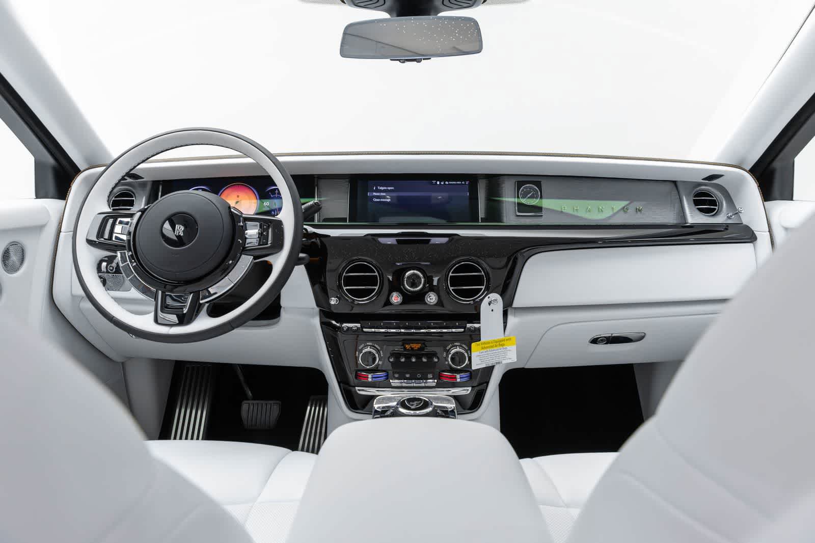 New 2027 Rolls-Royce Phantom Sedan RWD image 2